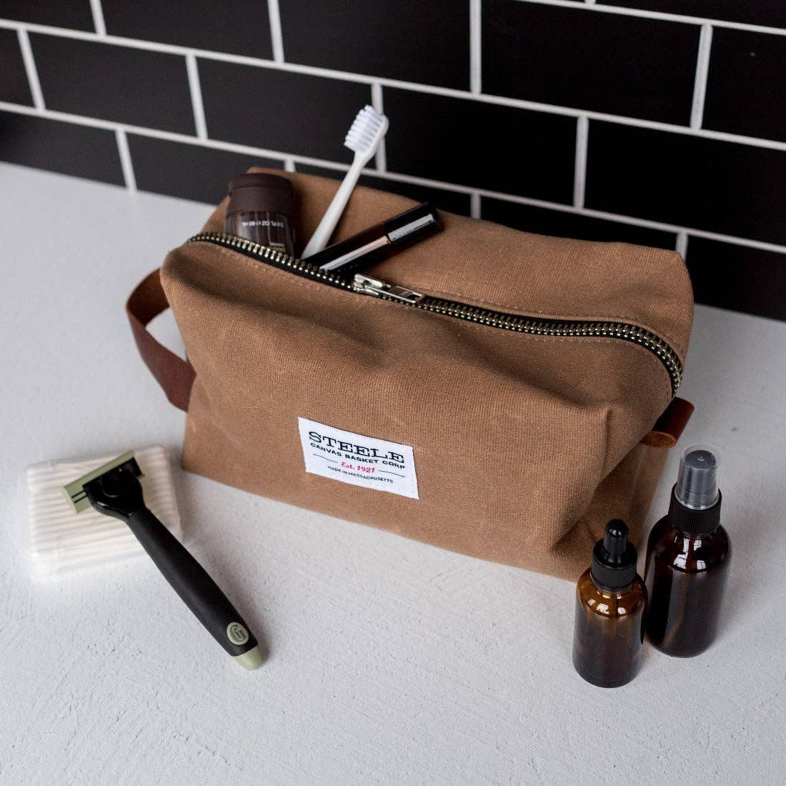 Waxed Canvas Dopp Kit | Brown