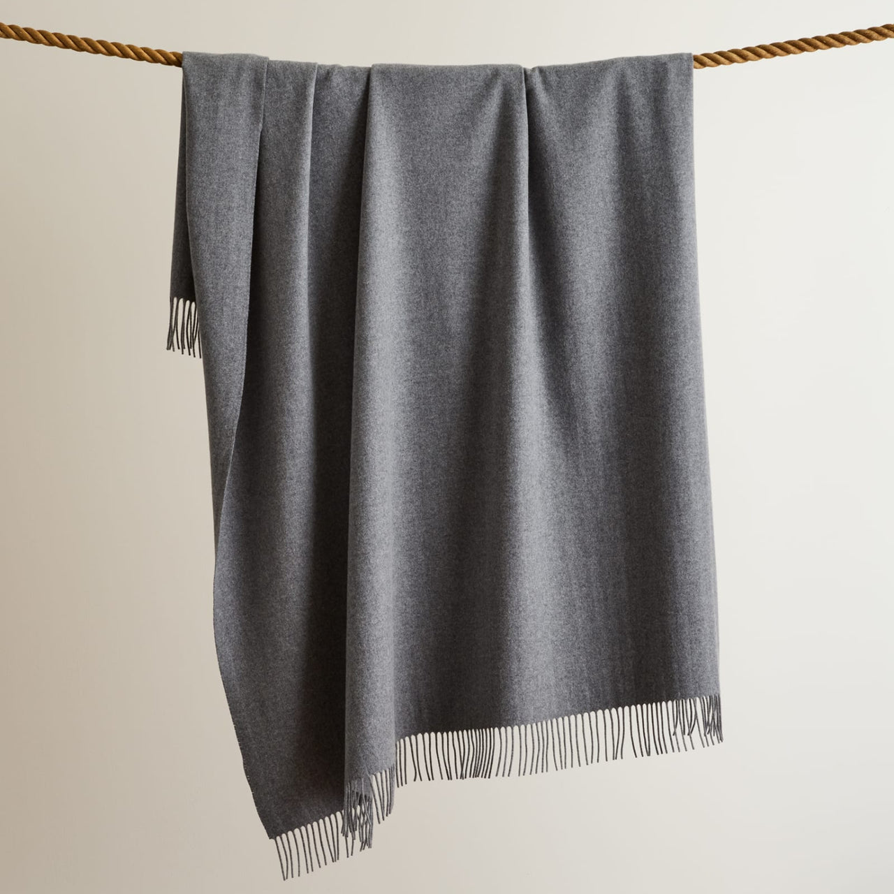 5th Avenue Throw | Charcoal