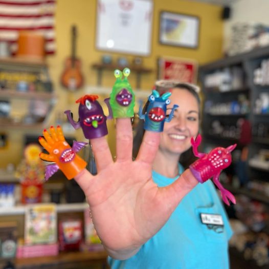 Glow Zombie Finger Puppets – Archie McPhee